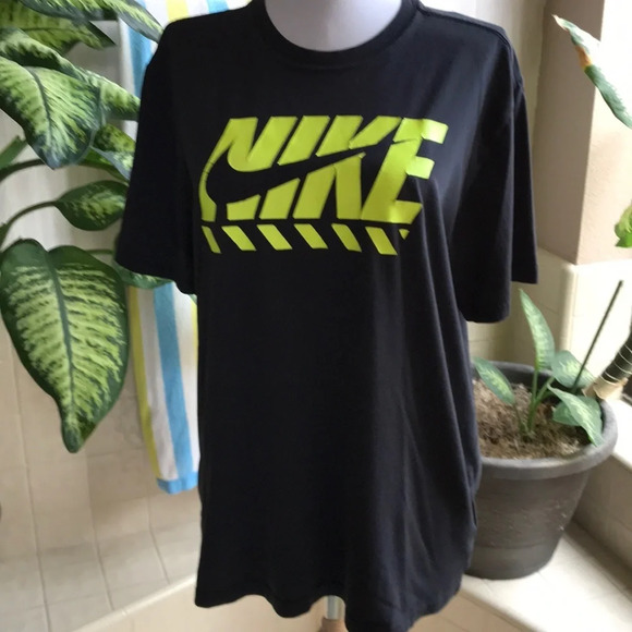 Nike soft black Dri-Fit T-shirt with yellow logo - Picture 1 of 7